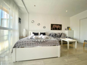 Riscal 6 by United Renters